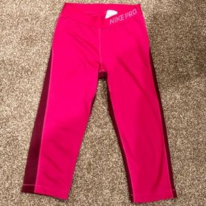 Nike Pro Women's Crops Medium Pink